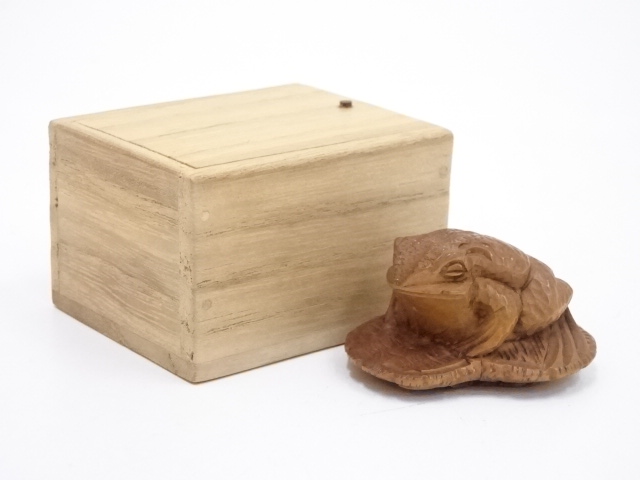 木彫特集　正直造　黄楊彫蝦蟇根付（保護箱）